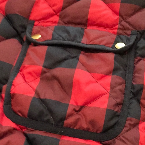 J CREW PUFFER VEST. SIZE LARGE. RED/BLACK CHECK - Picture 4 of 6